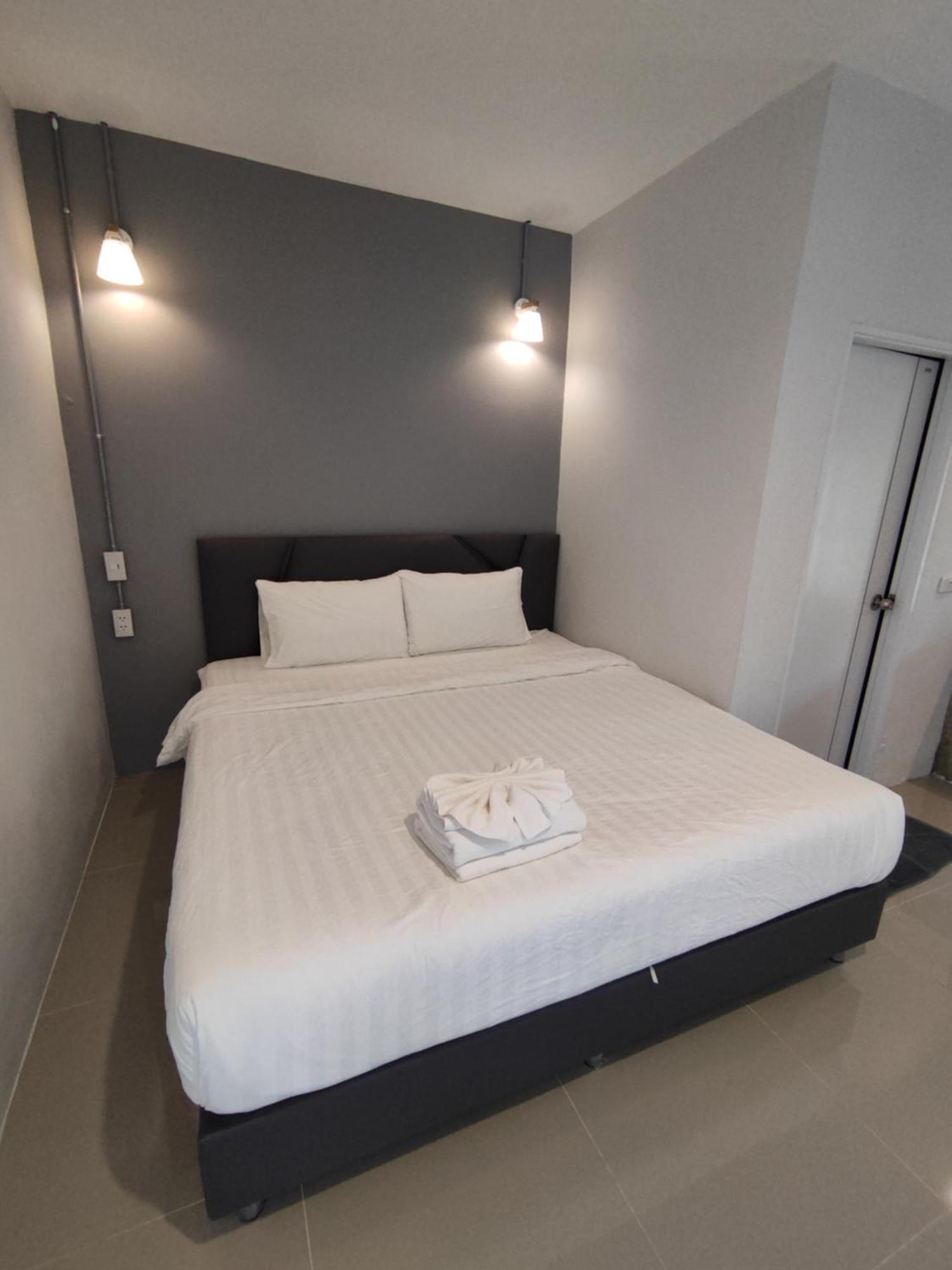 Life Hotel Rong Khun Ban Mai  Exterior foto